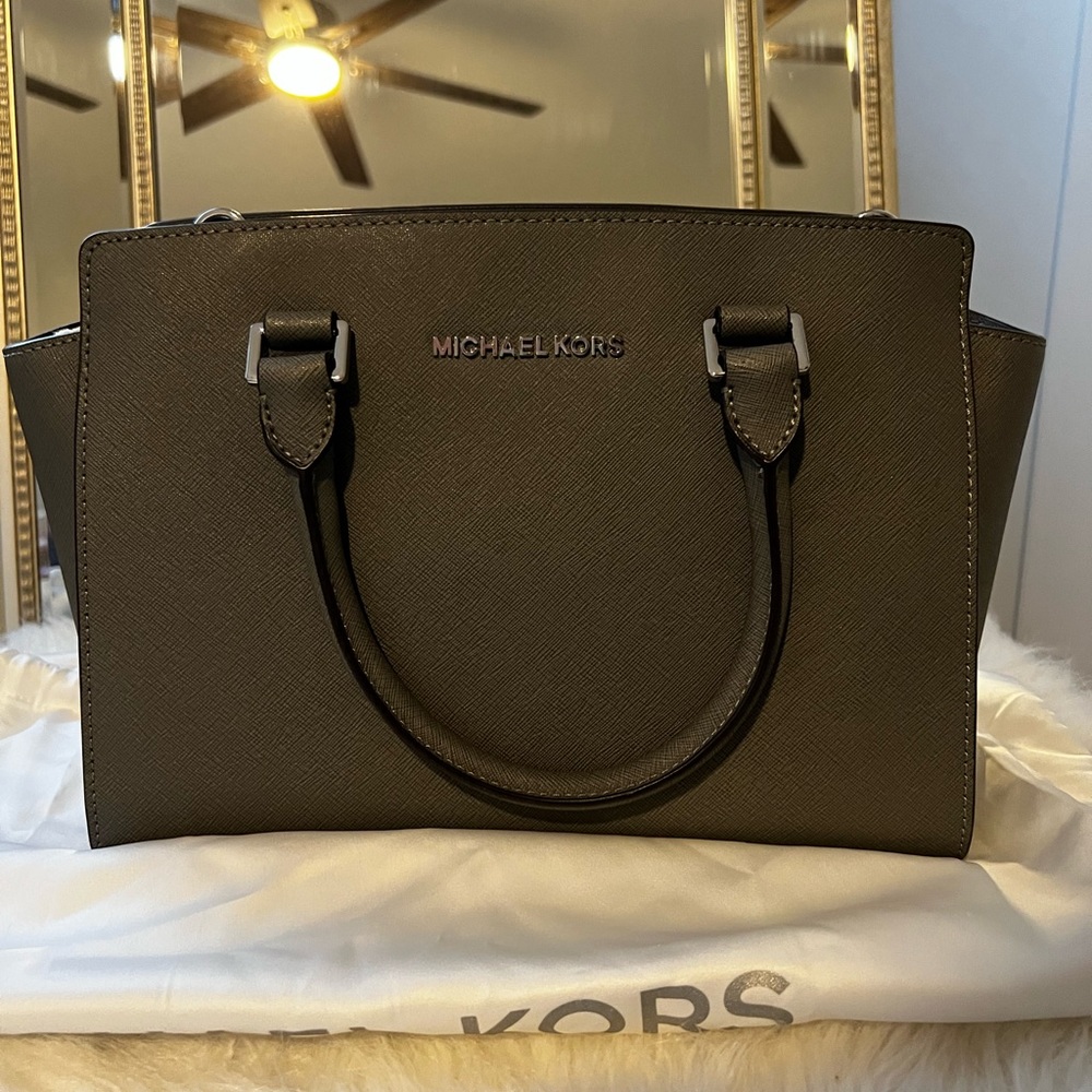 Michael Kors bag / like new